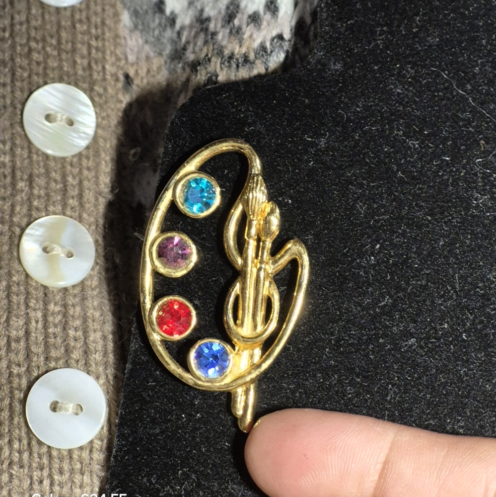 Avon Vintage Gold Artist Palette Brooch with Multicolor Gems